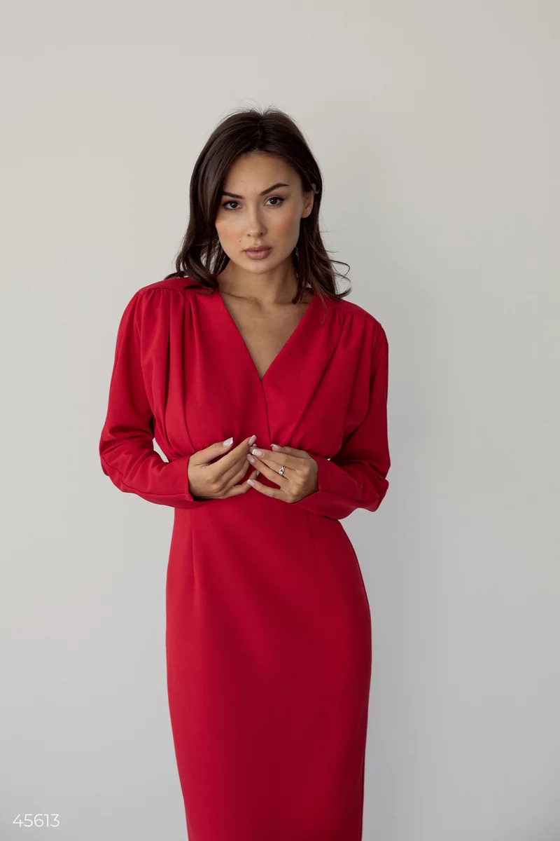 Червона сукня з ефектним верхом фотографія 3