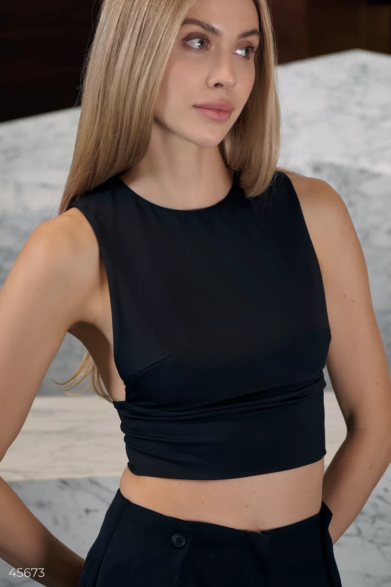 Black crop top with a slit on the back photo 5