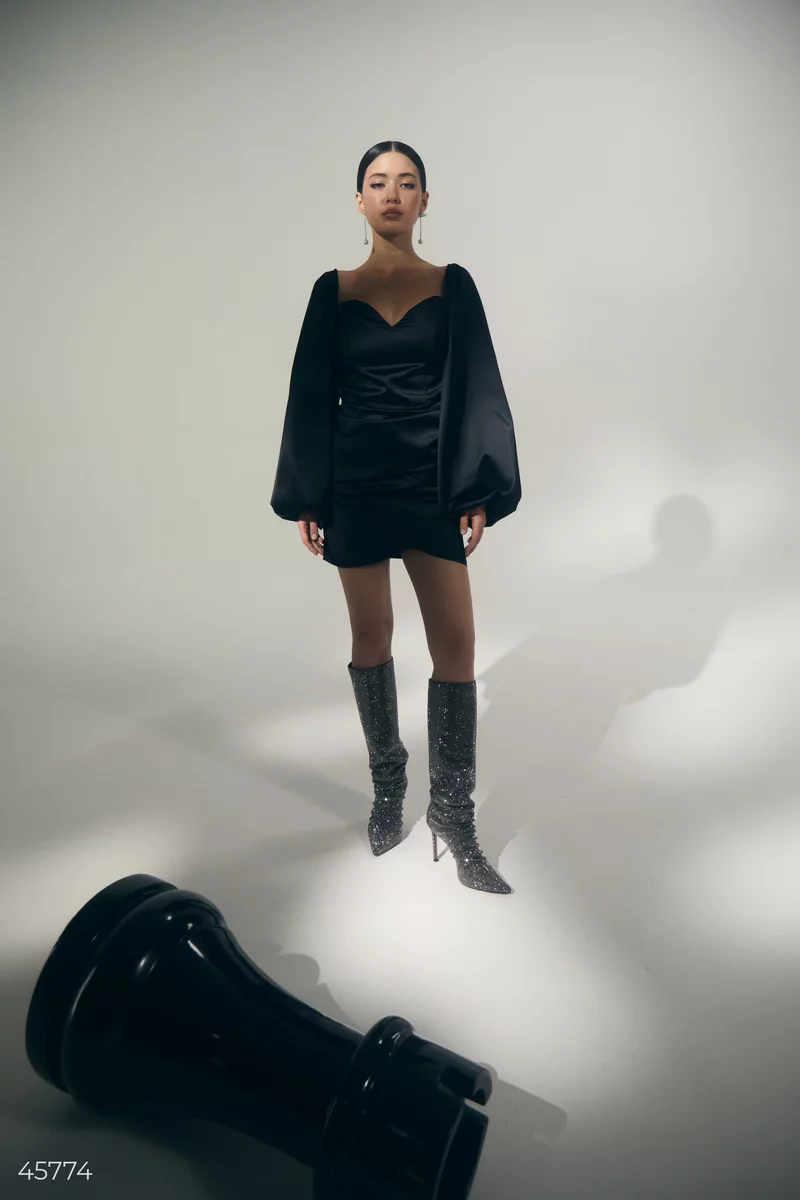 Черное платье мини с рукавами-фонариками фотография 3