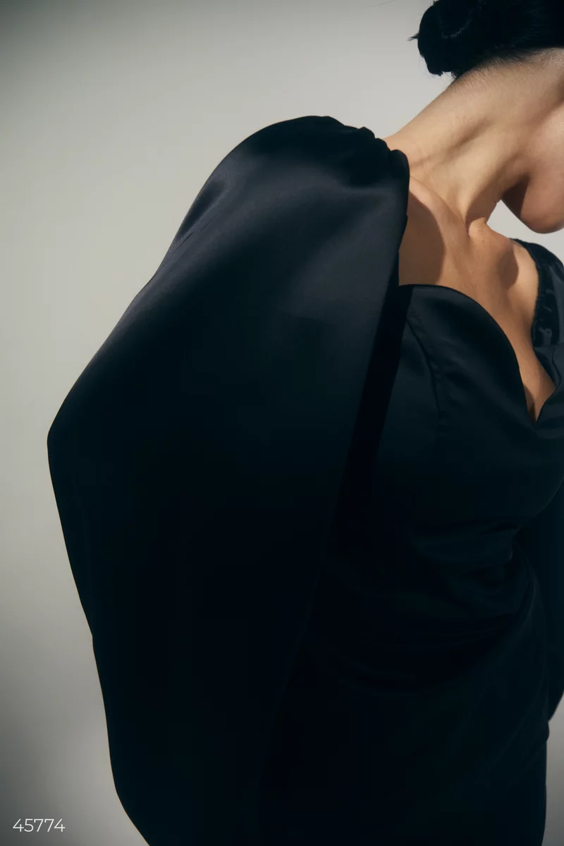 Чорна сукня міні з рукавами-ліхтариками фотографія 4