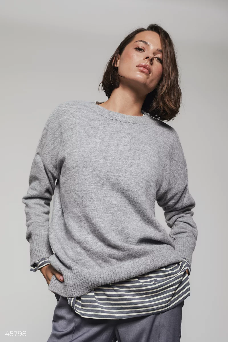Сірий подовжений светр з розрізами фотографія 1