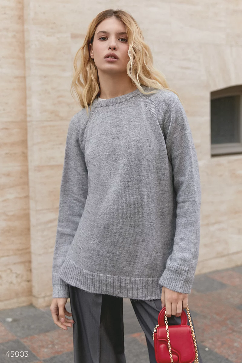 Gray knitted sweater photo 1