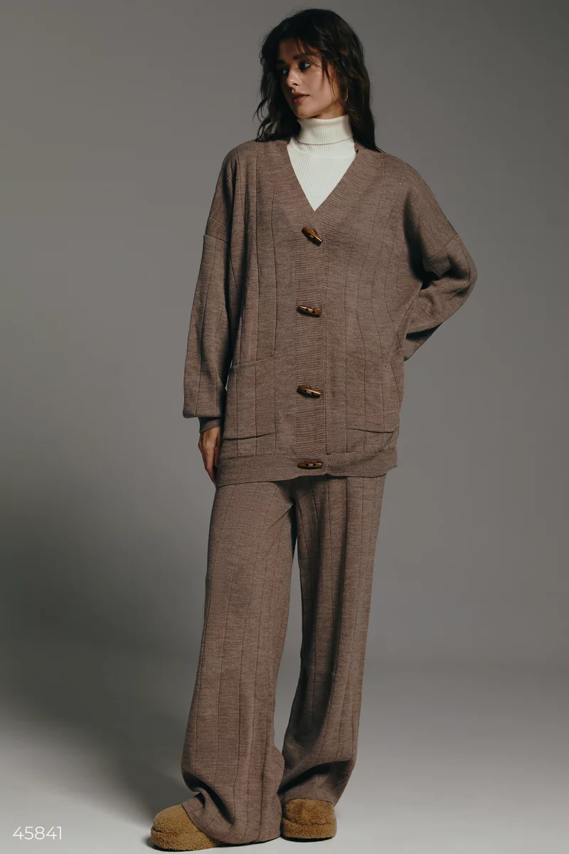 Knitted suit with cardigan photo 3