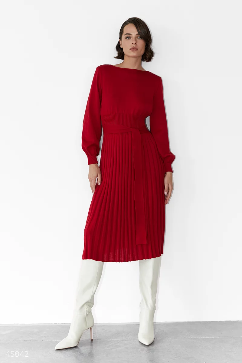Red knitted midi dress with pleated bottom photo 1