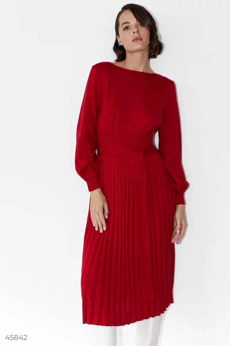 Red knitted midi dress with pleated bottom photo 2