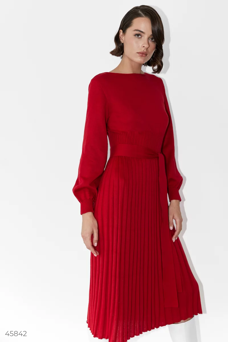 Red knitted midi dress with pleated bottom photo 3