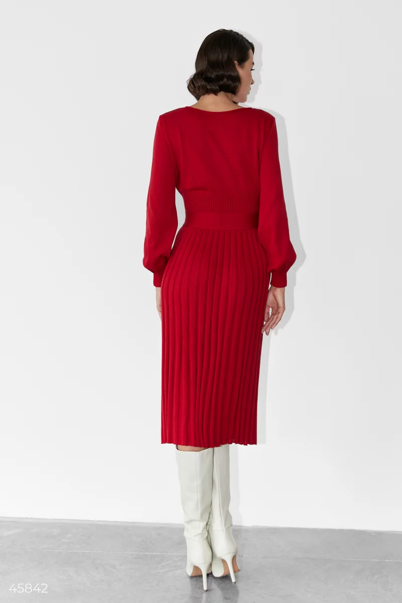 Red knitted midi dress with pleated bottom photo 5