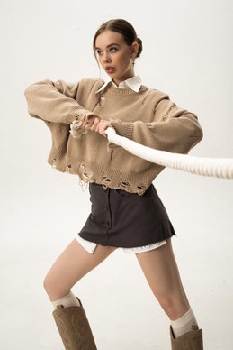 Cropped beige sweater with a torn edge photo 1