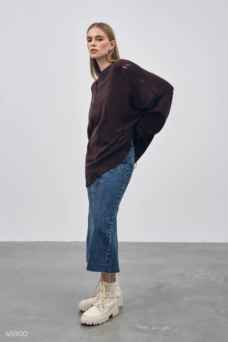 Long brown sweater with a torn edge photo 1