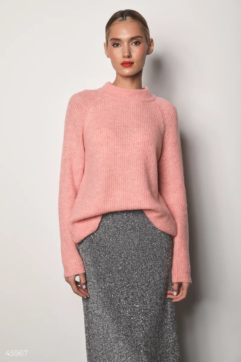 Розовый мягкий свитер фотография 4