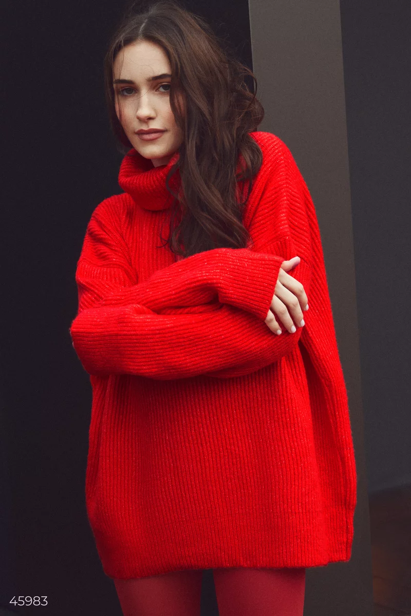 
Красный свитер оверсайз с высокой горловиной фотография 5