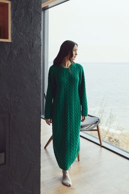 Green knitted dress with braids photo 2