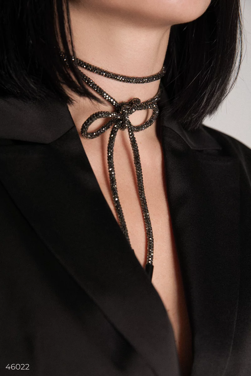 Black harness chain photo 4