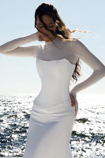 Молочный сатиновый корсетний топ на косточках фотография 1