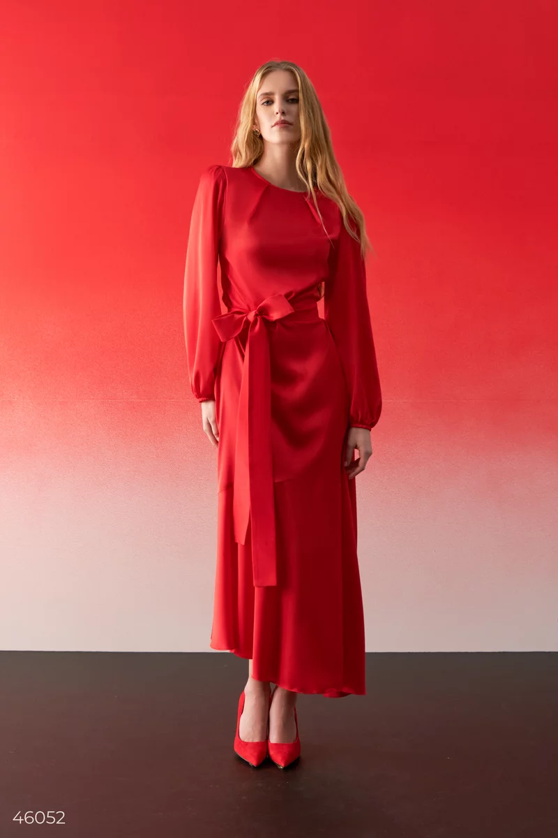 Червона шовкова сукня з рукавами-ліхтариками фотографія 1