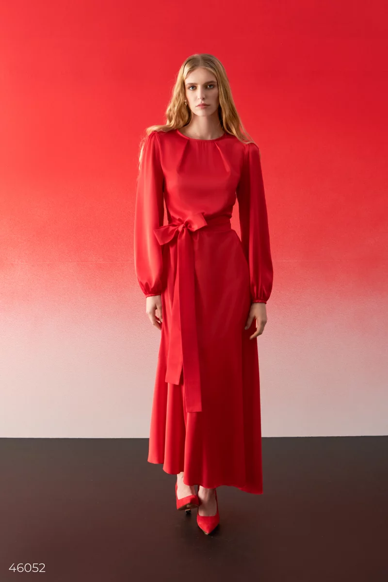 Червона шовкова сукня з рукавами-ліхтариками фотографія 2
