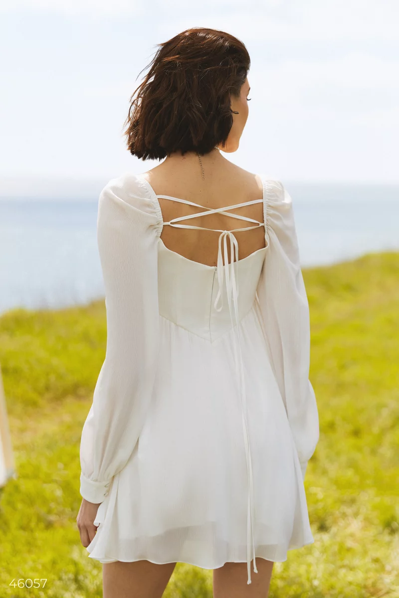 Белое шифоновое платье мини с рукавами-фонариками фотография 5