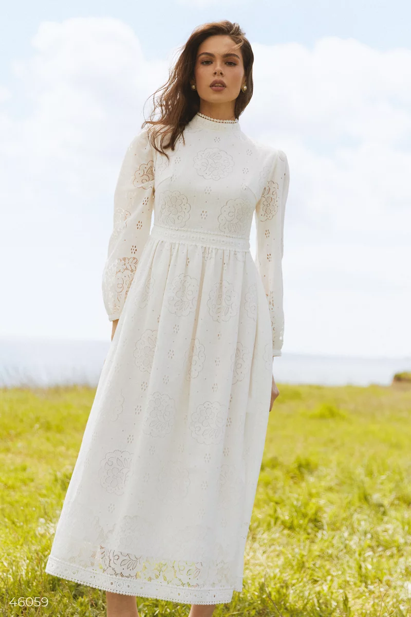 White maxi dress with lace photo 4