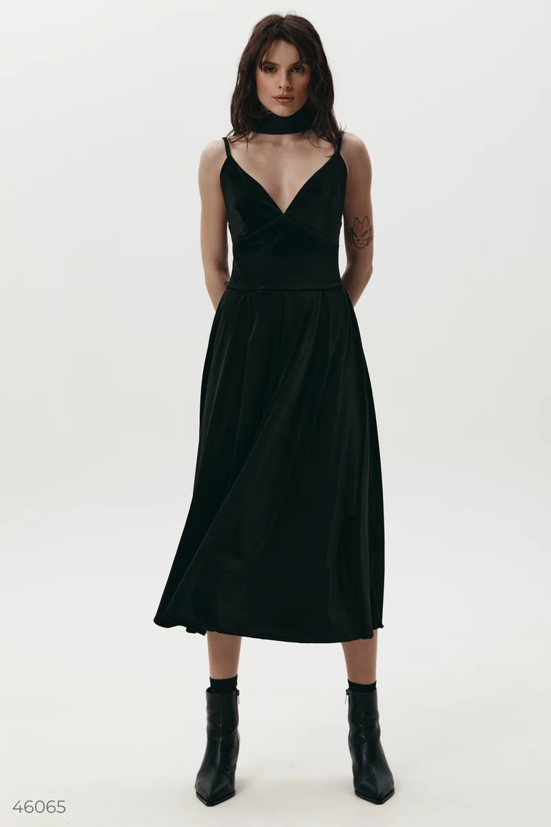 Black velor dress with straps photo 3