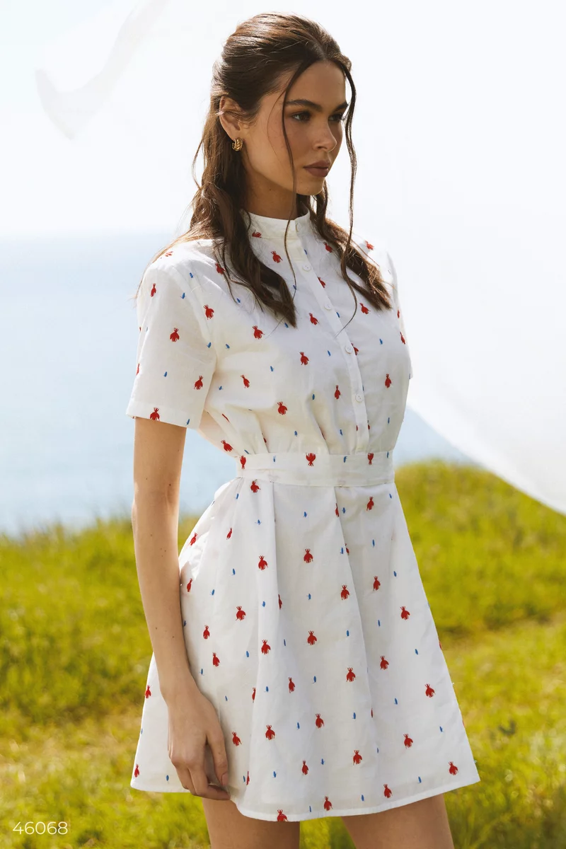 Молочное платье мини с поясом фотография 4