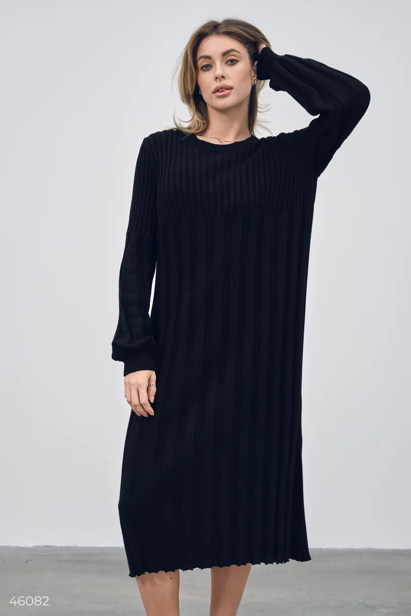 Черное платье с рельефным низом и рукавами фотография 1