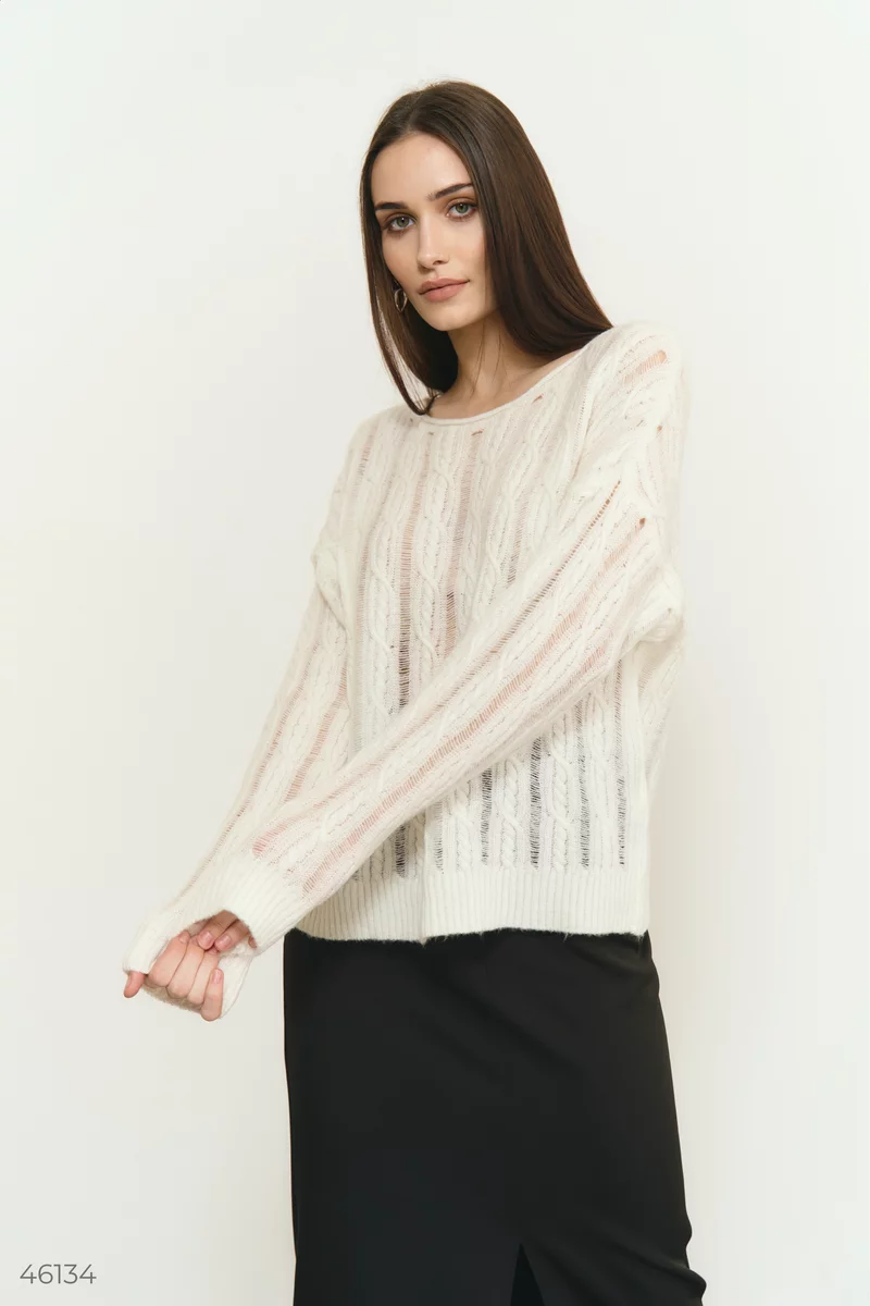Молочный свитер из вязаного фактурного трикотажа фотография 1
