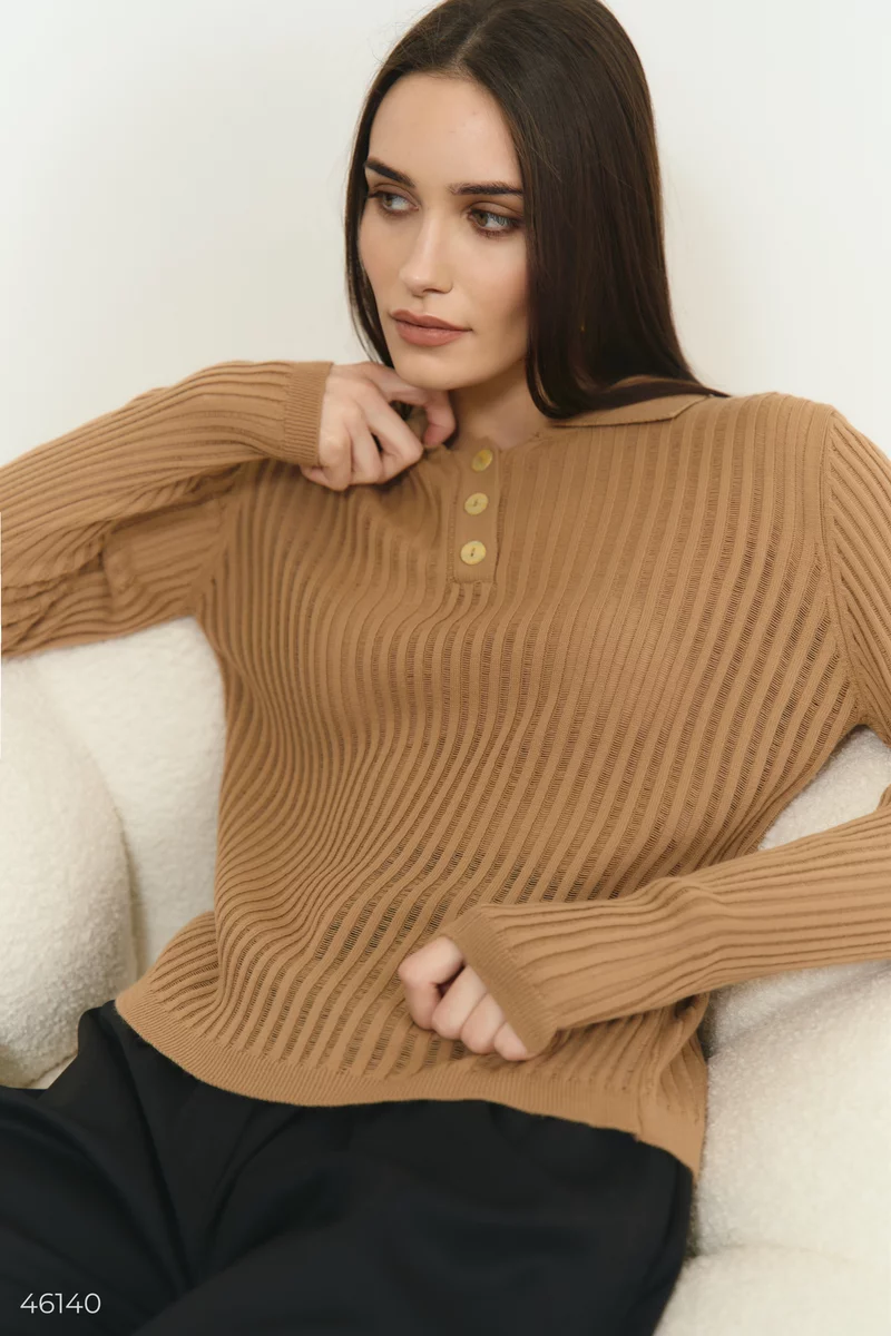 Beige knitted longsleeve with a collar photo 1