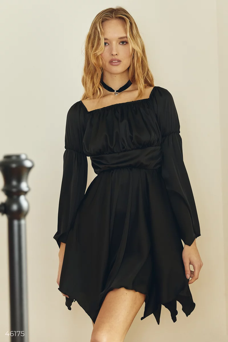 Черное платье мини с рукавами-воланами фотография 2