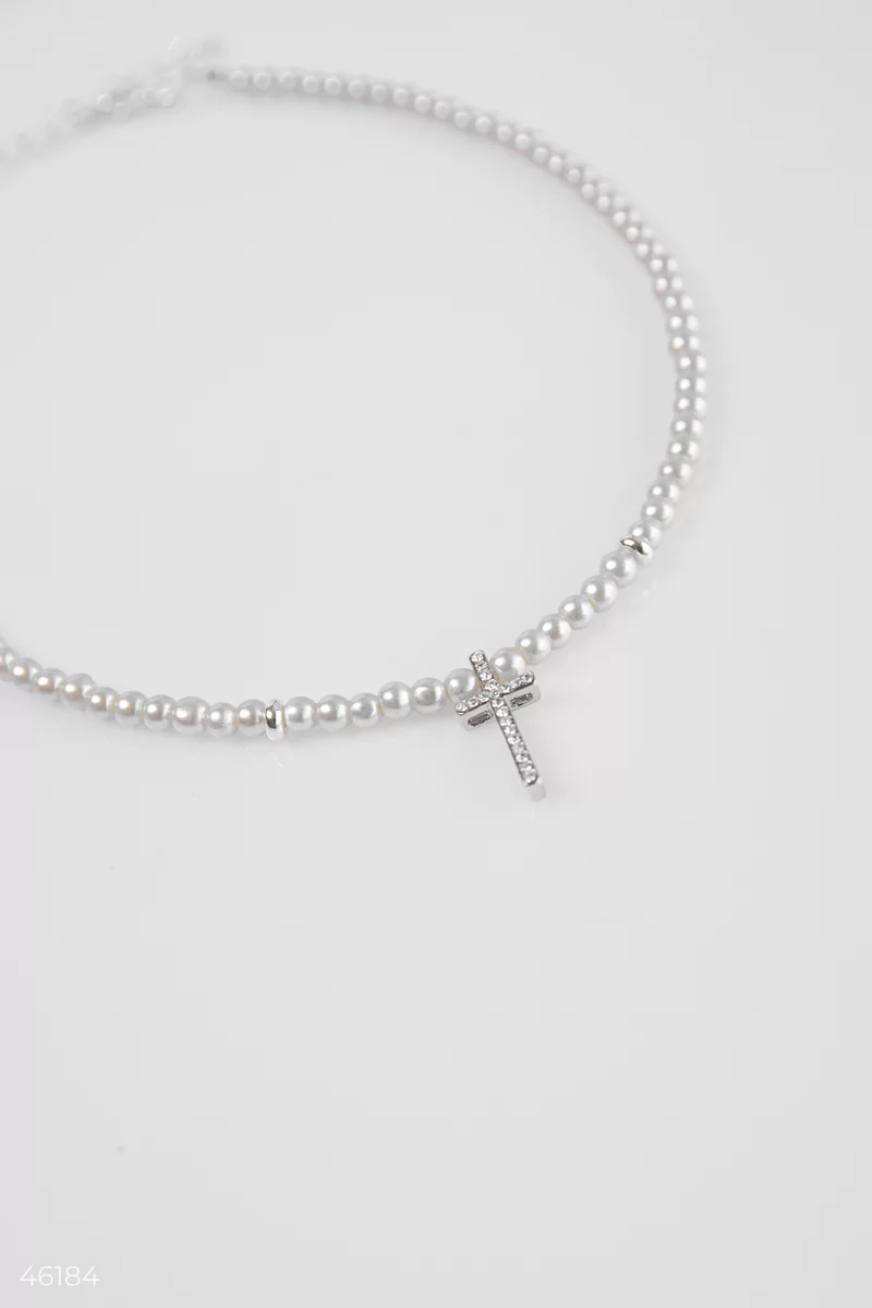 Choker with pearls and a cross made of rhinestones photo 2