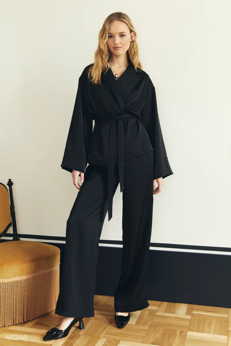 Черный костюм-кимоно с поясом фотография 1