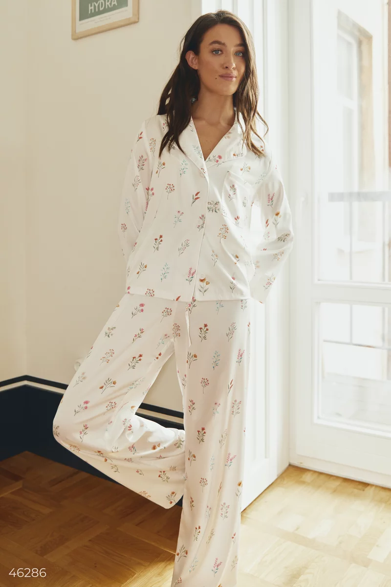 Silk pajamas with floral print photo 3