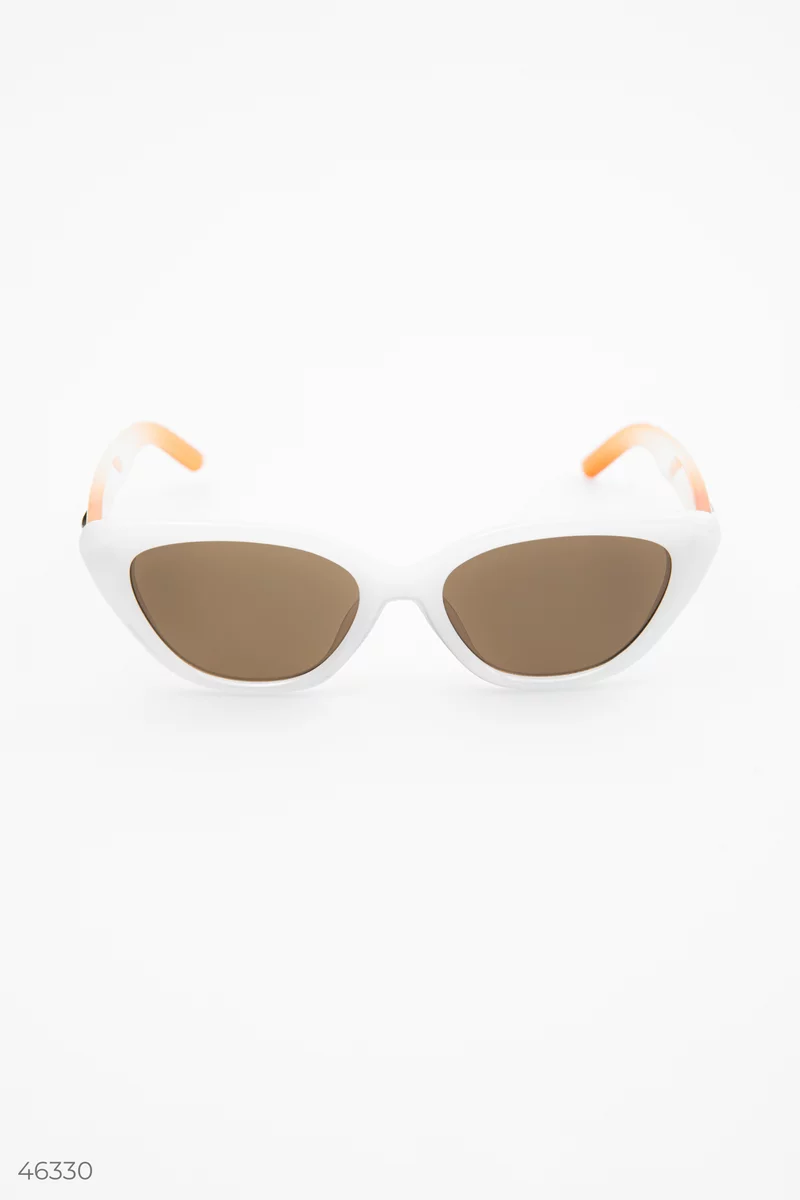 Білі сонцезахисні окуляри фотографія 2