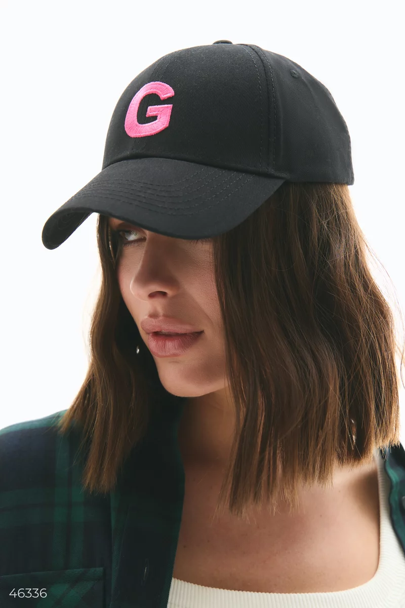 Black baseball cap with embroidered letter G photo 3