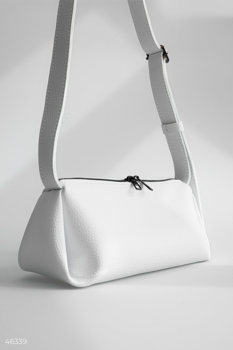 

Біла сумка-багет з екошкіри