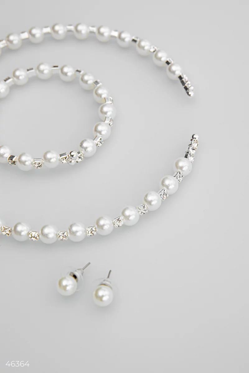 A set of jewelry with pearls and rhinestones photo 2