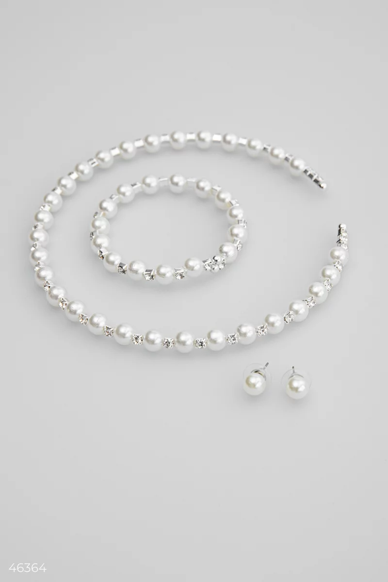 A set of jewelry with pearls and rhinestones photo 3