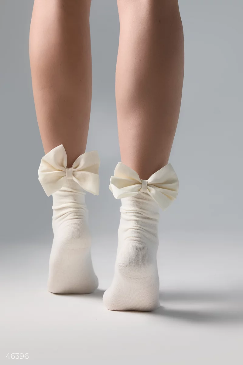 Milk socks with a removable bow photo 1