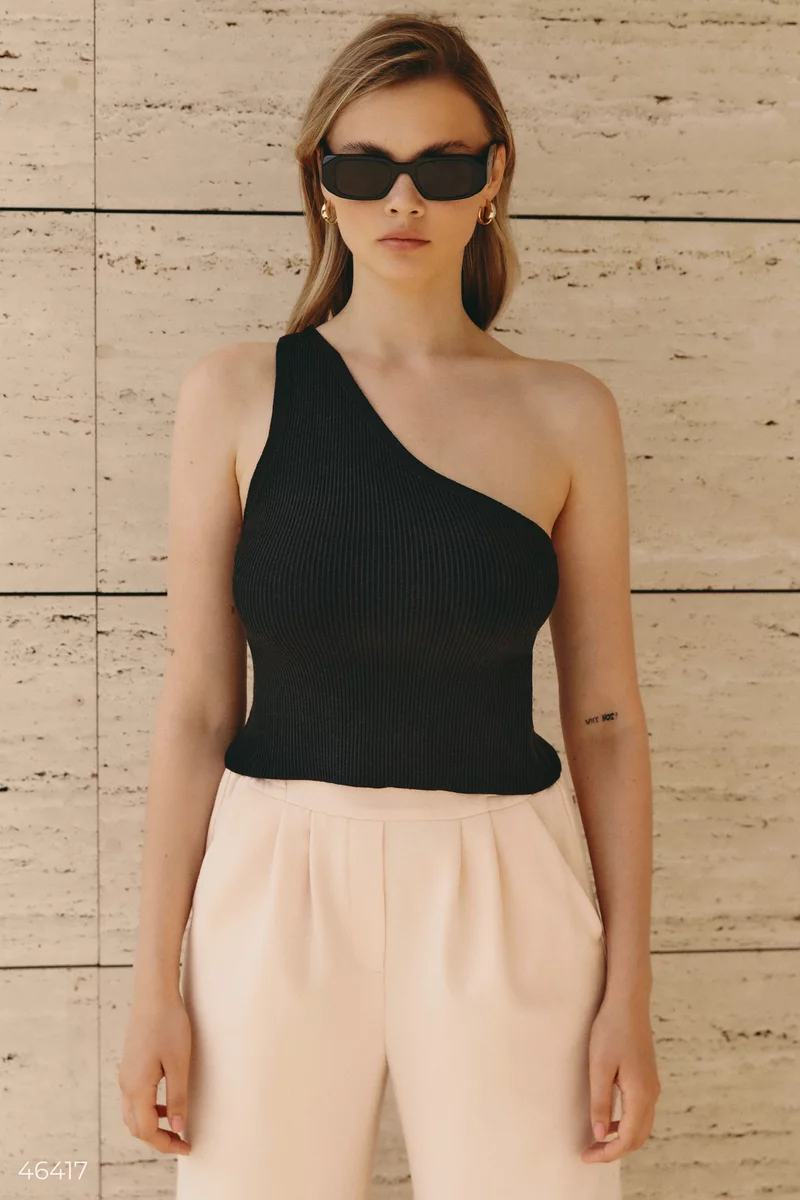 Black knitted one shoulder crop top photo 1