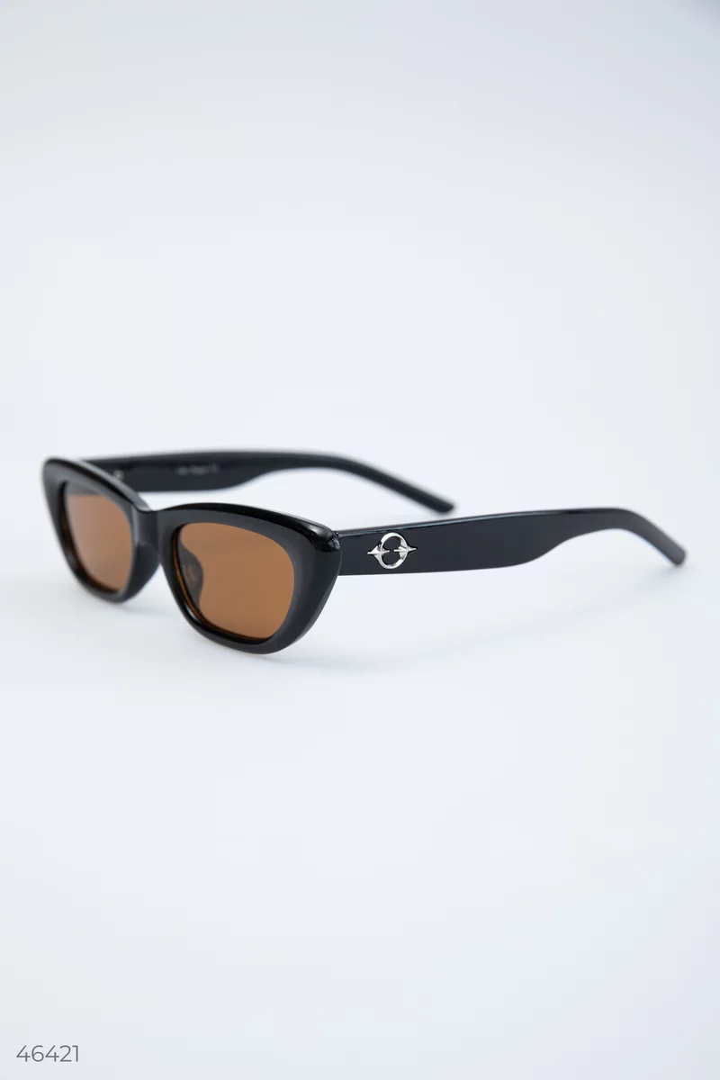 Коричневі сонцезахисні окуляри з овальними лінзами фотографія 3
