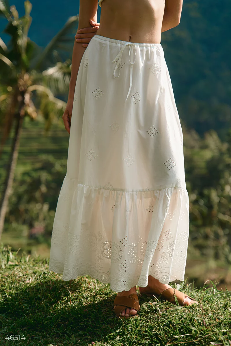 Milk maxi skirt made of mesh photo 3