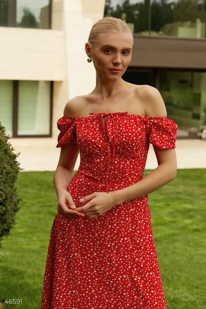 Червона сукня міді у принт горошок фотографія 2