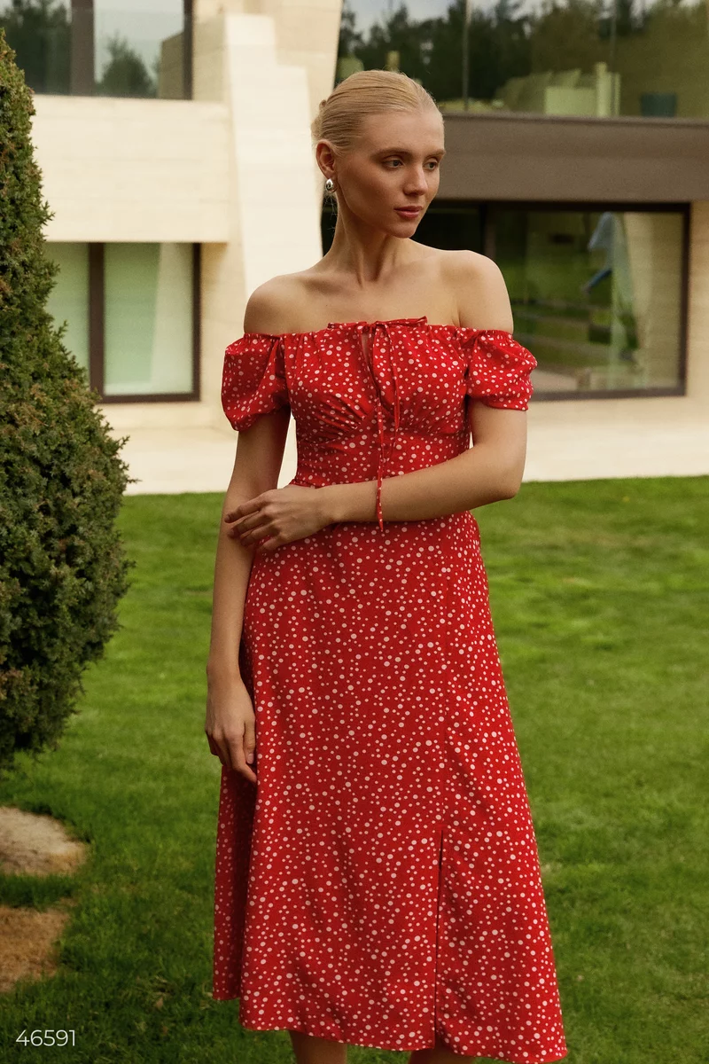 Червона сукня міді у принт горошок фотографія 3