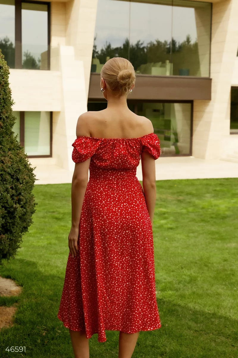 Червона сукня міді у принт горошок фотографія 5