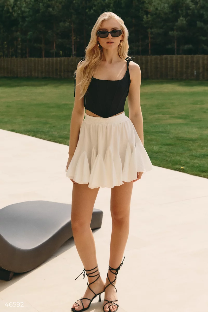 White mini skirt with wedges photo 3