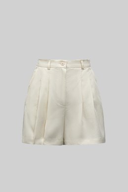 Milk shorts with a high waist