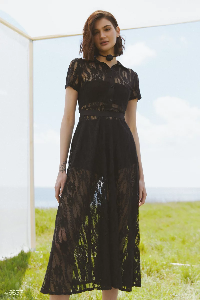 Чорна мереживна сукня міді фотографія 1