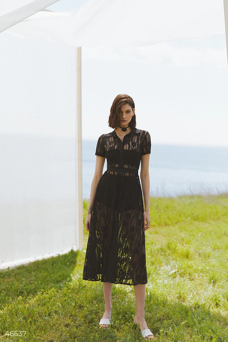 Чорна мереживна сукня міді фотографія 3