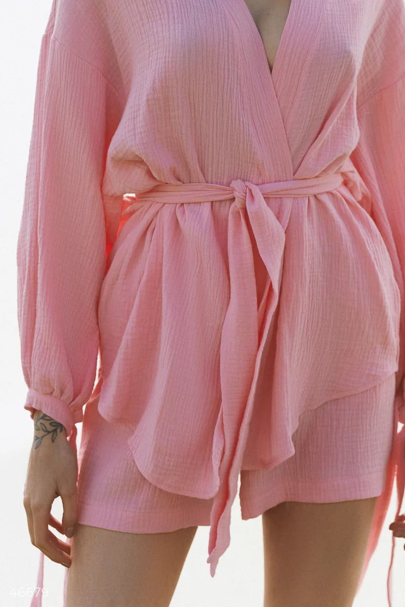 Розовый муслиновый костюм-кимоно с поясом фотография 2