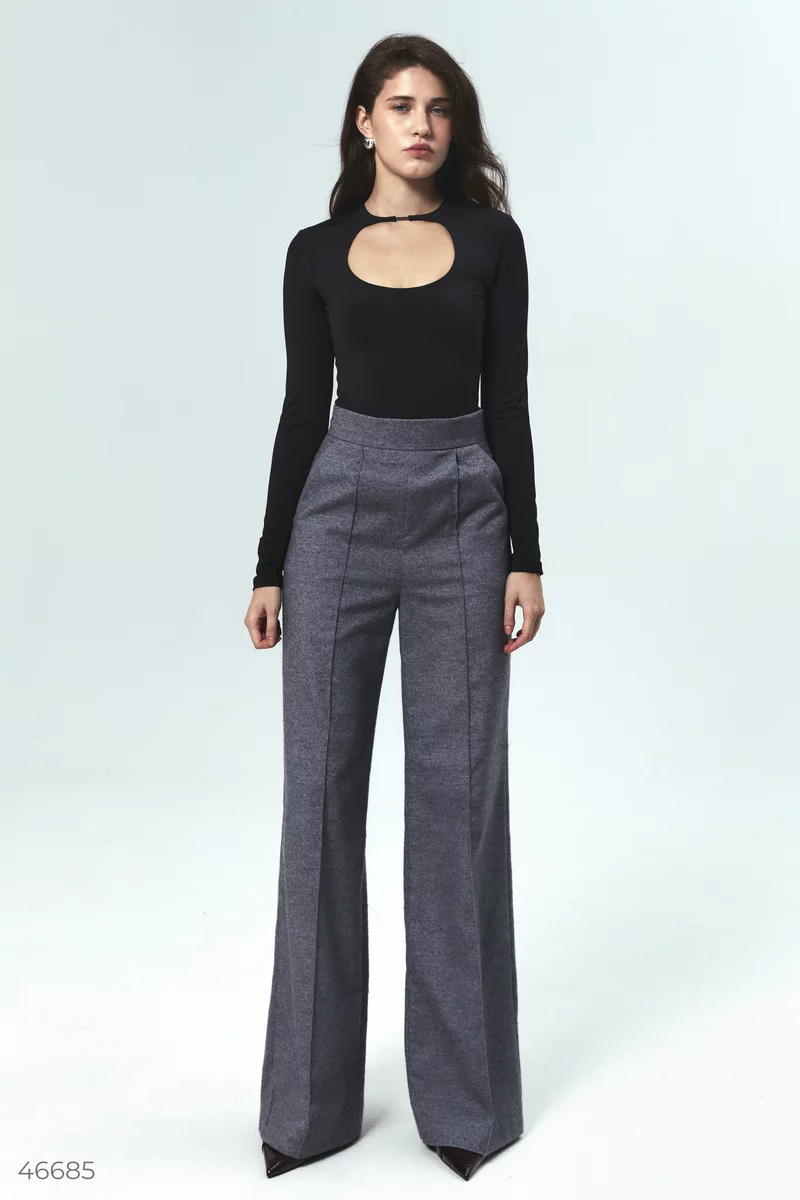 Gray palazzo pants with arrows photo 2