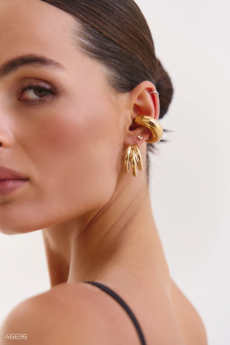 Golden earrings triple rings photo 1